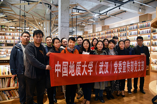 网络编辑：路明